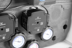 PrimoBox AZB 405 с коллектором, 1 контур без смешивания и 1 контур со смесительным клапаном и приводом ARM