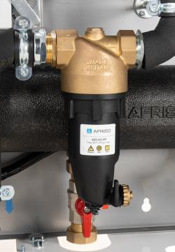 Гидравлический набор для тепловых насосов AMB 900, с погружным нагревателем 9 кВт, переключающим клапаном AZV, сепаратором шлама ADS 181, соединения ВР1 1/4"